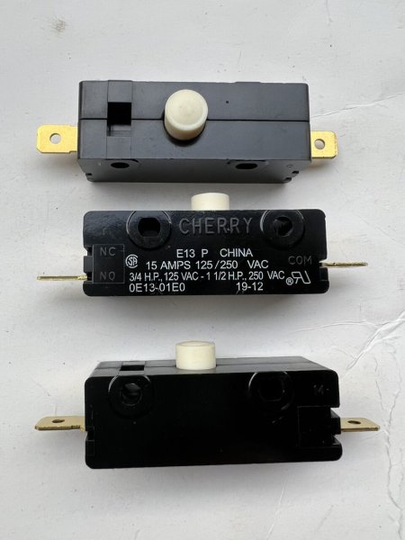 Cherry E13 0E13-01E0 Push Button/Snap Action Switch