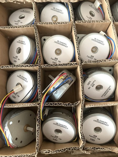 Germany SAIA UKD53N06RNZX 4-Wire Round Stepper Motor Brand New