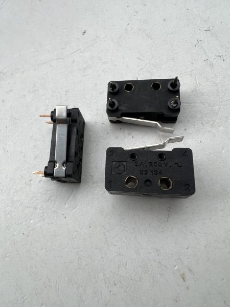 France Crouzet 83134 Micro Switch 4-Pin Side Actuator with Lever 5A 250V Brand New