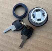 Germany RAFI Key Lock Switch Thread Diameter 16mm  45° Rotation Self-reset  Brand New