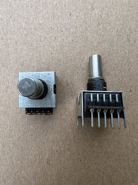 HRPG-AS64 #14R Endless Rotary Encoder 5-Pin Round Shaft Shaft Length 20mm New