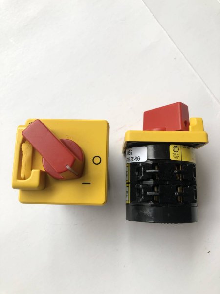 Germany B2N A/HS-F15-BE-RG Changeover Switch Silver Contacts 2-Position Brand New