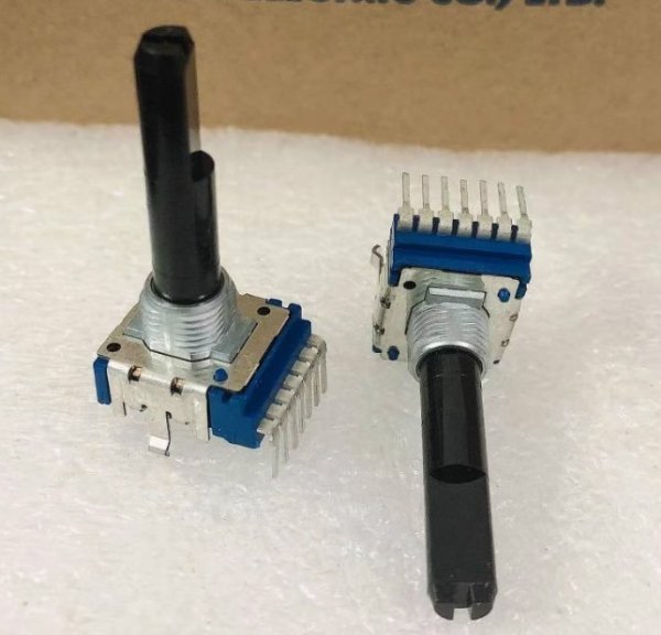 ALPS Yamaha mixer RK14 potentiometer single row 7-pin W203 handle 30MM D-shaped handle W20K