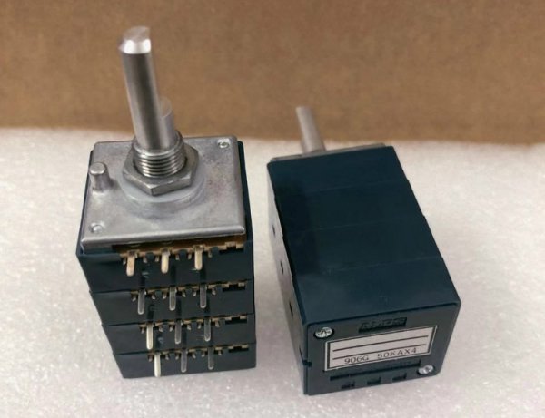 ALPS RK27 4-unit Amplifier Main Volume Quadruple Potentiometer A10K A50K 10KAX4 50KAX4