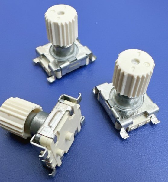 FlyAudio Car DVD Volume Adjustment Knob Switch Navigation Encoder 360 Degree Rotation 5 Pin SMD Potentiometer