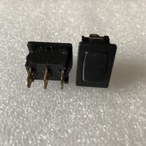 1803 MARQUARDT ROCKER SWITCH 3PINS 2 GEAR 10A250V