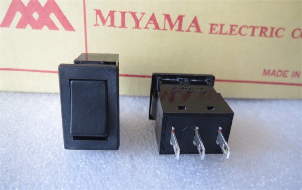DS-850A 15X21 rocker switch 3-pin 2-position 3A250V