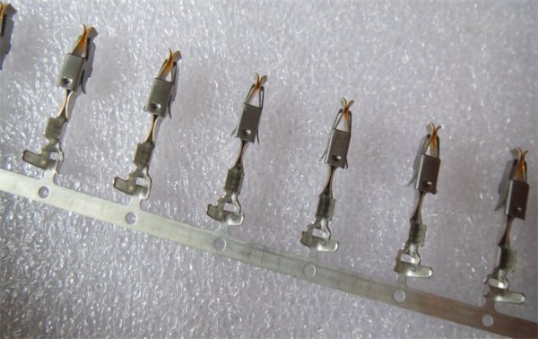 TE 2-929939-1 Tyco connector AMP terminal pin connector plastic shell sheath connector