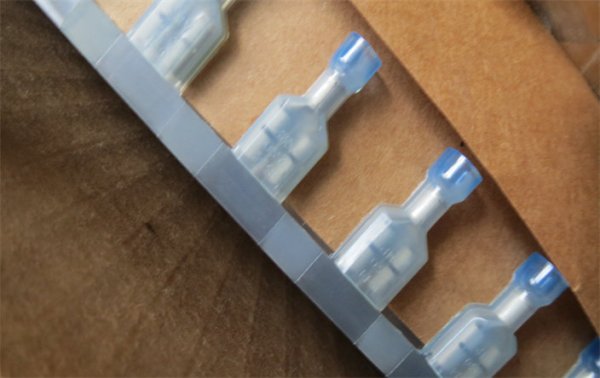 TE American AMP 3-520406-2 male and female plug terminal 6.3mm spring terminal block with sleeve 16-14