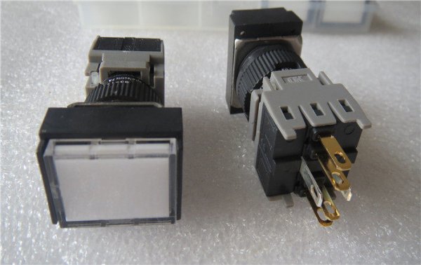 AH165-TL5 Japan Fuji Illuminated Latching Switch 6-Pin Push Button Locking Power Switch 5A 250V