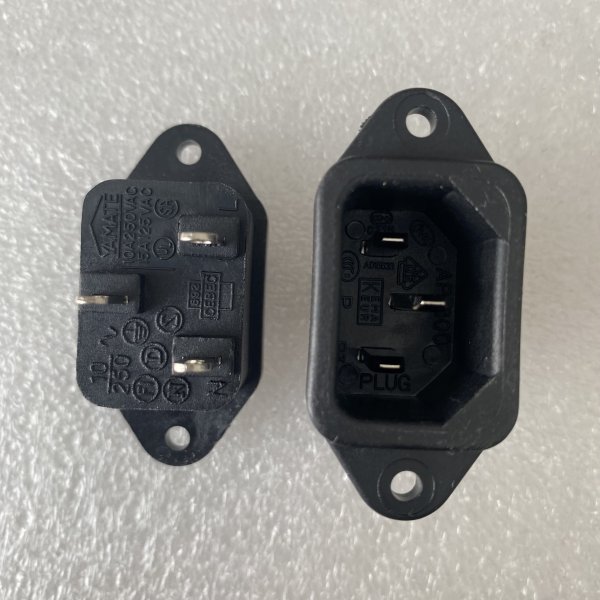 AP-300 YAMATE HIFI Class Power PLUG 10A250