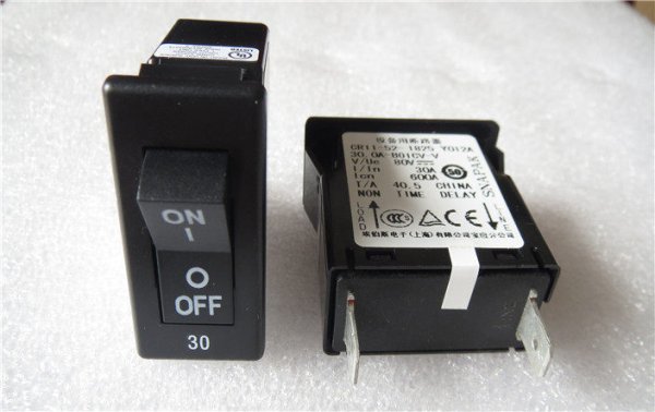 AIRPAX Ebbers CR11-52 Rocker Circuit Breaker 30A 1P 80V Equipment Circuit Breaker