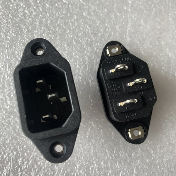 SS-7B RONGFENG Pin holder with ear holes and threaded three-plug AC power supply 15A250V