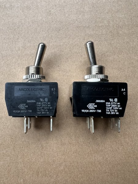 Arcolectric 3950BA  C3950BA Toggle Switch  4-Pin DPST 2-Position On-Off 16A 250VAC  New