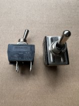 Arcolectric 3950BA  C3950BA Toggle Switch  4-Pin DPST 2-Position On-Off 16A 250VAC  New