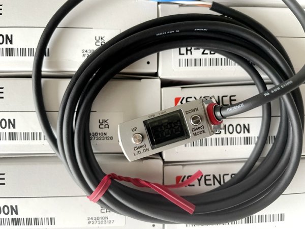 Keyence LR-ZB100N 100P ZB250AN ZB250AP ZB250CP