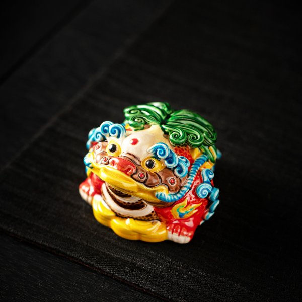 陶瓷国潮三足金蟾家居客厅摆件招财蟾蜍茶桌办公店铺室内装饰礼品